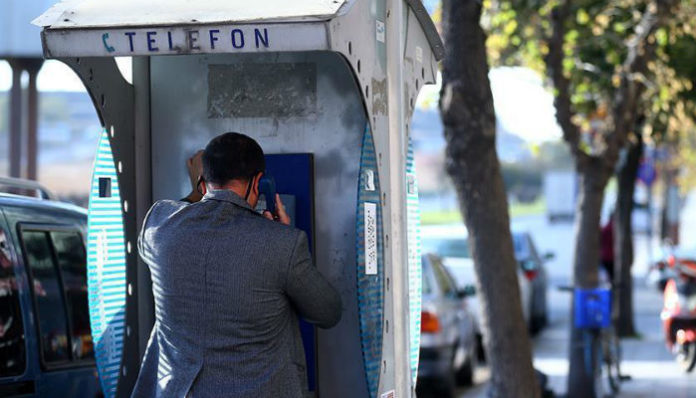 Sergeant detained for making call from pay phone to find his cell phone 2