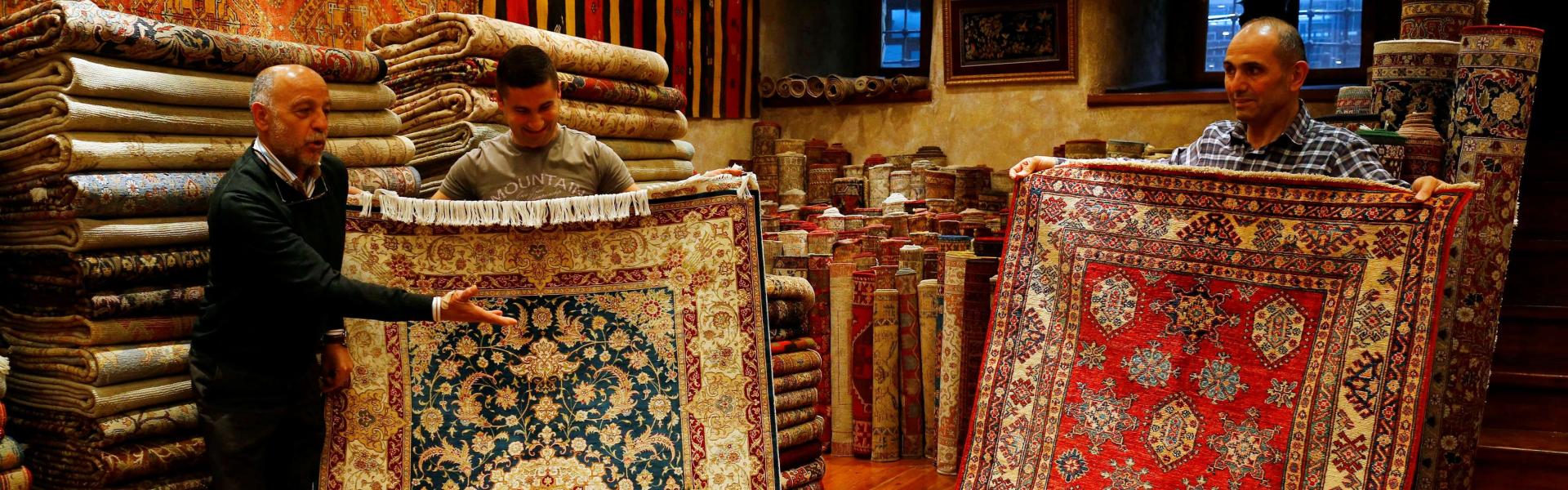 Turkey's economic crisis crushes famed carpet industry 4