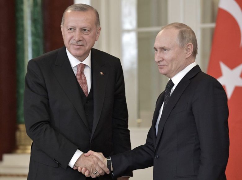 In cozying up to Russia, Turkey's Erdogan is taking a huge gamble 4