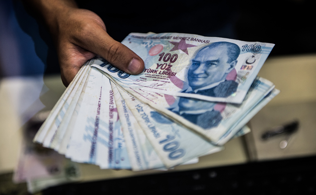 Turkey suspends one-week repo after lira hits eight-month low 2