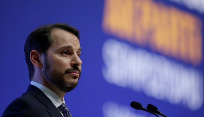 Turkey's Albayrak sees more rate cuts; says bank reacts to data 4
