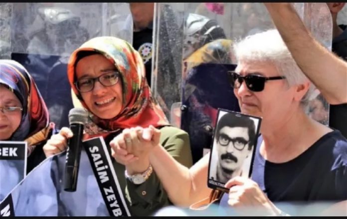 Saturday Mothers hold protest with wives of abducted Gülen followers 2