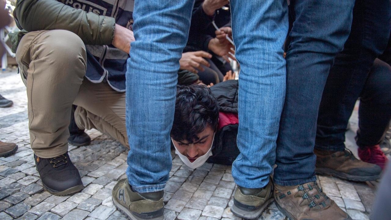 Turkey makes fresh arrests after US censure 38