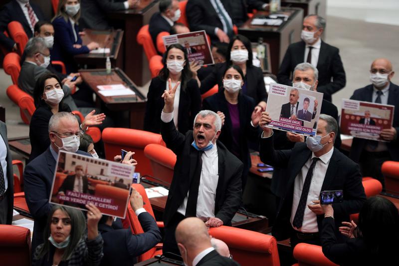 Turkey's pro-Kurdish party closure case worries U.S., Europe 1