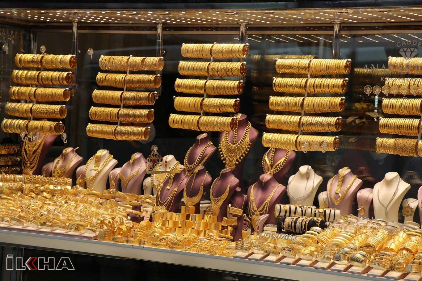 People of Turkey turn deaf ear to Erdoğan’s call to sell gold, foreign currencies 89