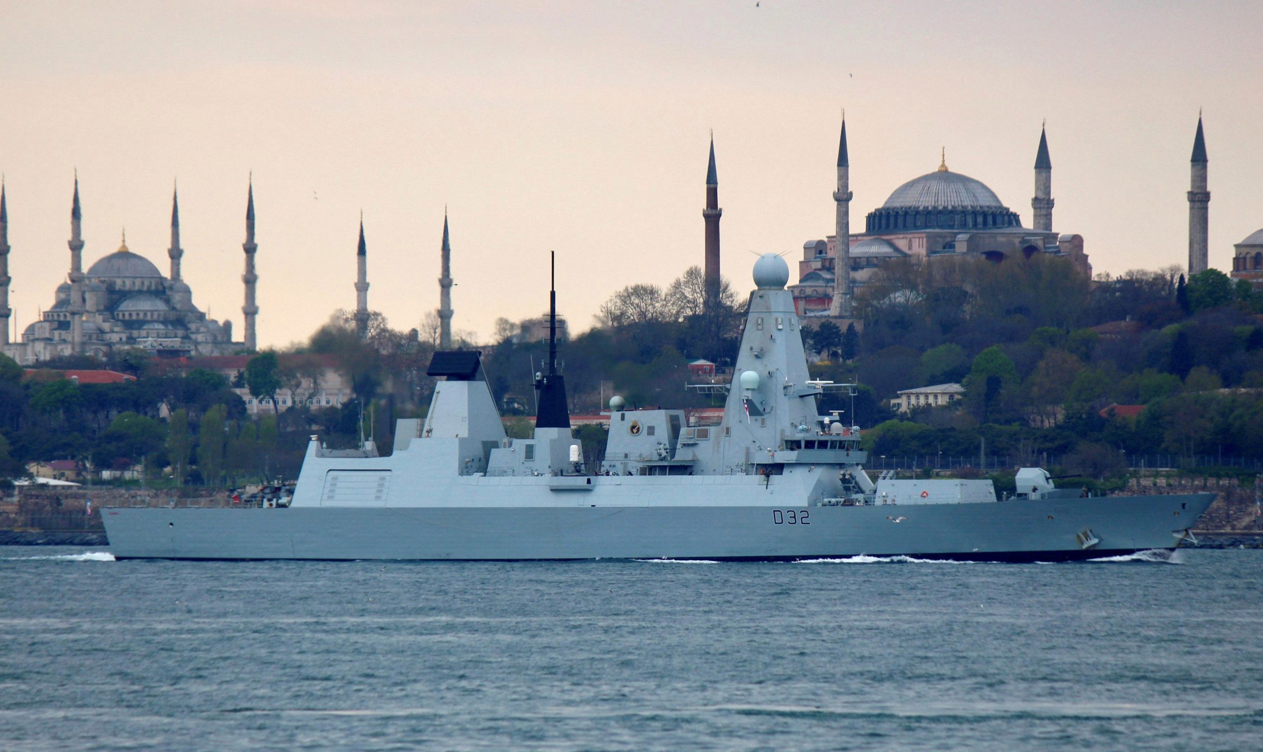 Turkey slams admirals' warning over Bosphorus treaty 1