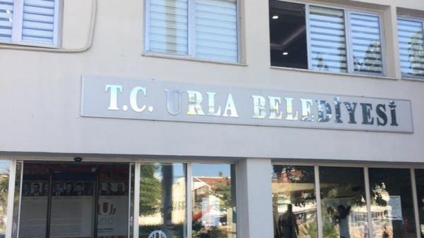 Gov't-appointed trustee mayor of İzmir's Urla reassigns theatre teacher as canteen staff 1