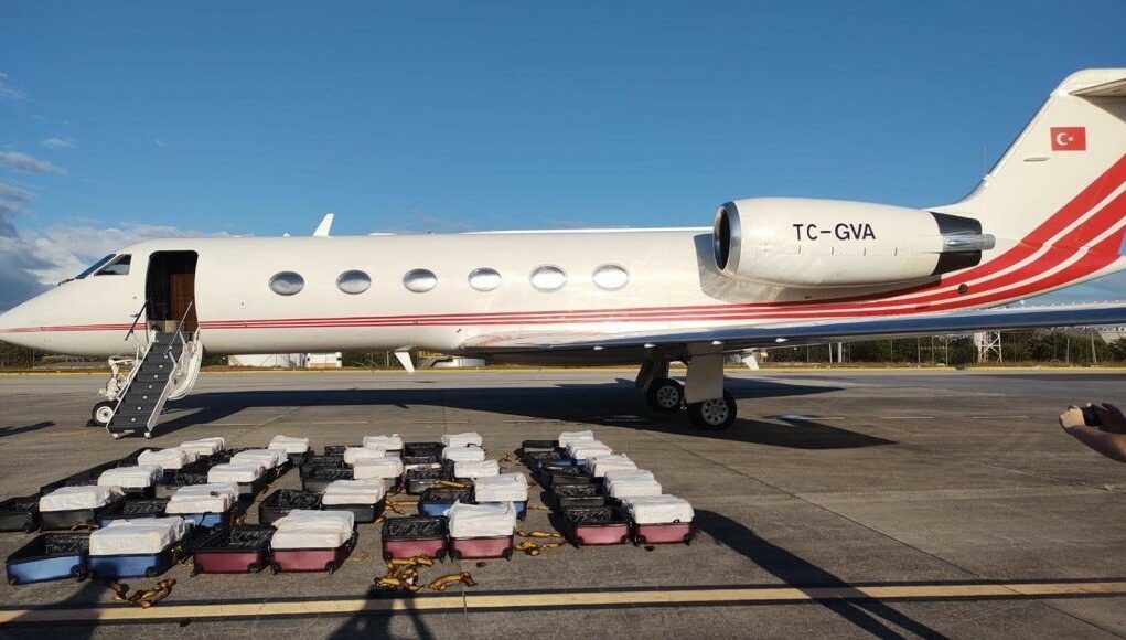 Brazil seizes 1.3 tons of cocaine on private Turkish jet 1