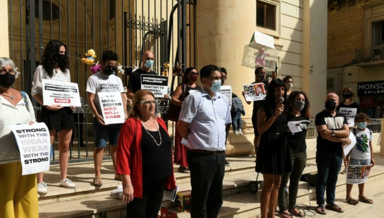 Protestors demand release of Turkish women jailed in Malta while fleeing persecution 12
