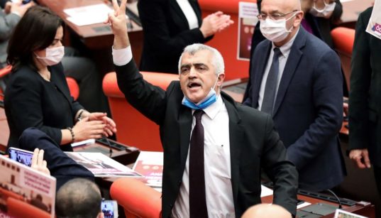 HDP lawmaker Gergerlioglu belatedly receives prestigious human rights award 61
