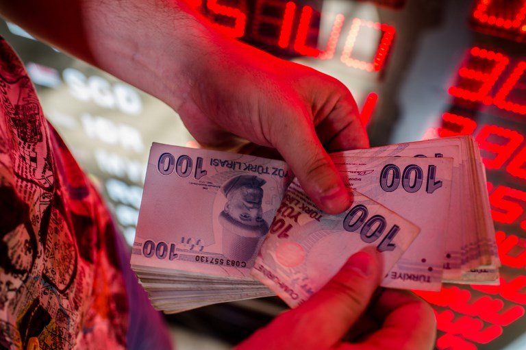 Turkish Lira slumps as central bank cuts key rate following Erdogan pressure 77
