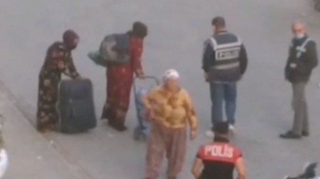 Syrians move out of their neighborhood in İzmir after hate attacks 4
