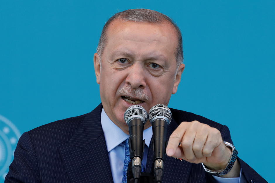 Erdogan promet de “trancher la langue” de ceux qui s’en prennent à Adam