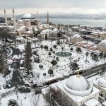 Over 200 flights cancelled in İstanbul because of snow 3