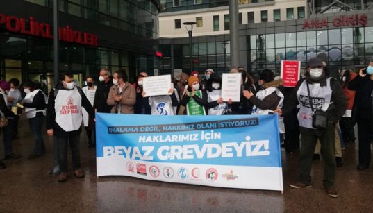 Turkish ministry threatens healthcare workers to prevent strike in March 70