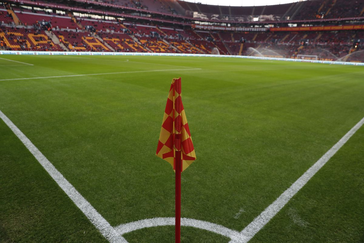 Turkish clubs face possible collapse as TV rights bids fall short 4