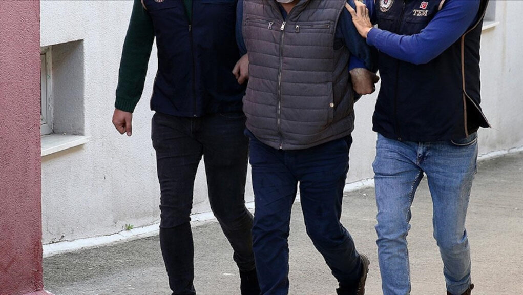 Purged teachers, police officers detained in western Turkey over Gülen links 1