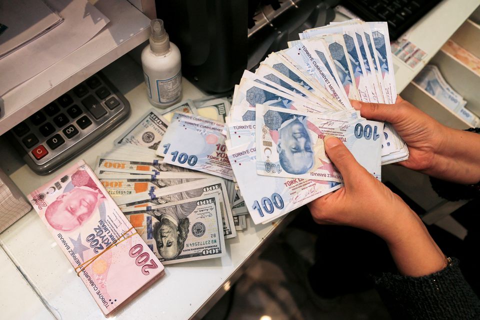 Turkish lira slips again; Nebati says rates to stay put 1
