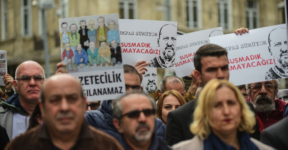 Turkey’s independent journalists stand against so-called disinformation bill 