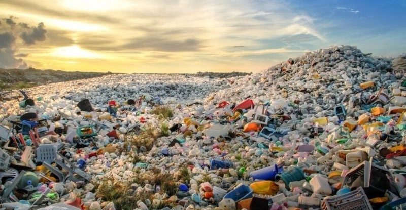 Journalists investigating Turkey's plastic waste imports 'threatened with gun' 1