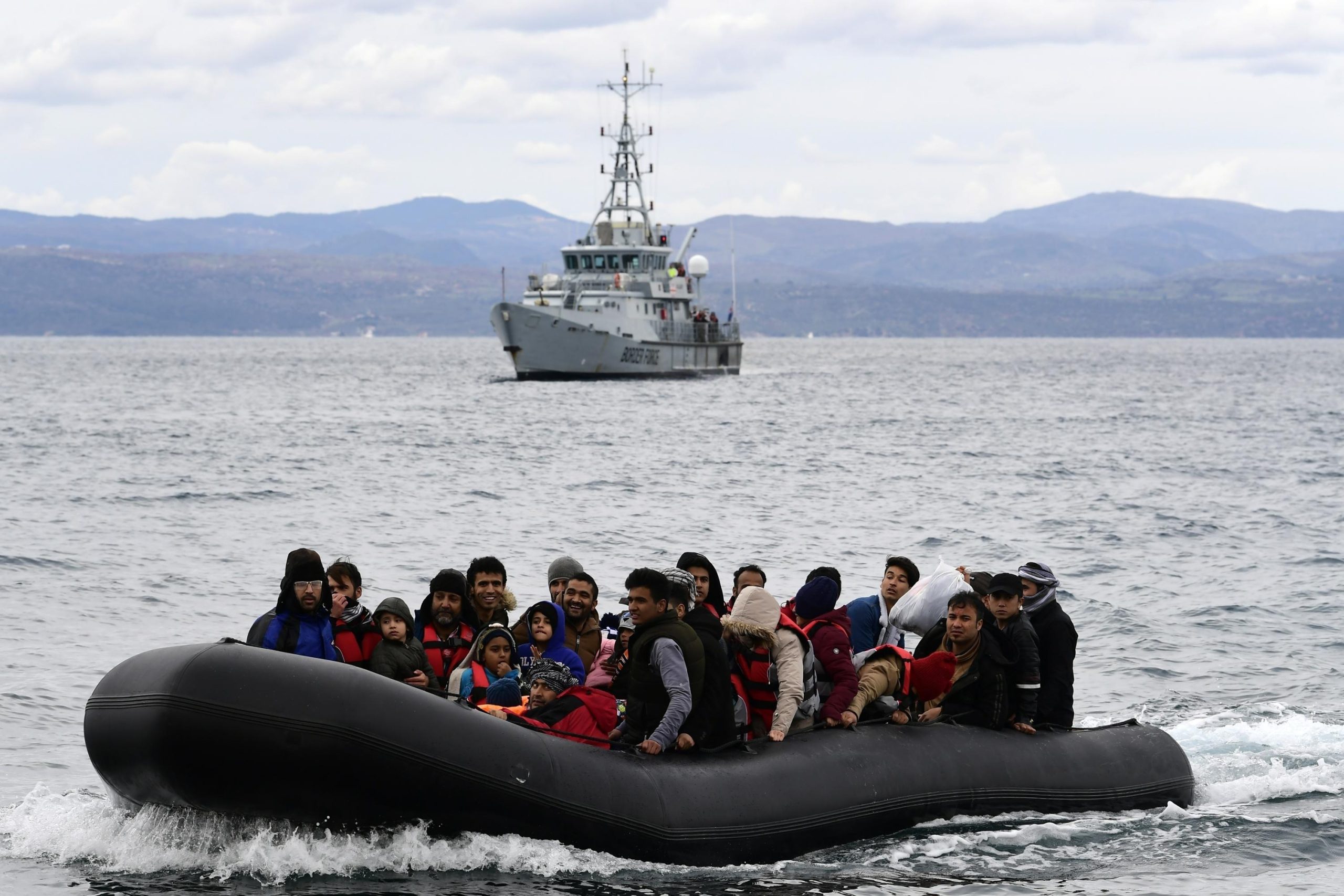 EU report: Frontex covered up migrant pushbacks from Greece 2