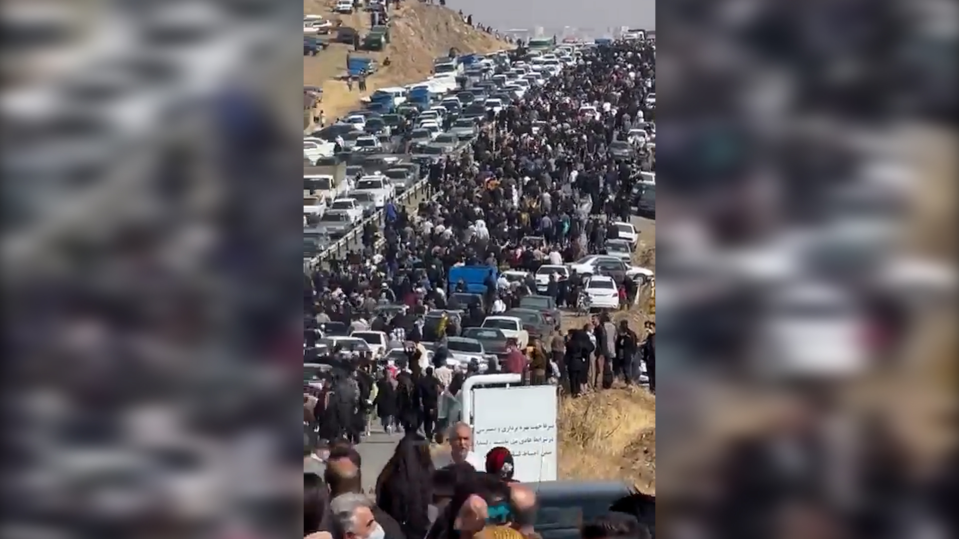 Thousands defy Iran crackdown to commemorate Jîna Amini