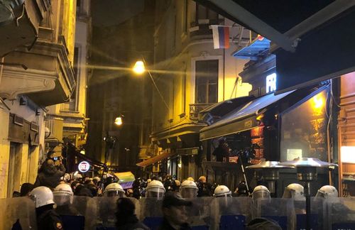 Police detain over 100 women in İstanbul, two fainted after being beaten by police