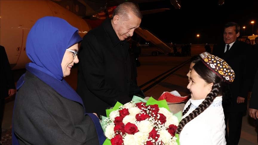 Erdoğan arrives in Turkmenistan for trilateral summit 1