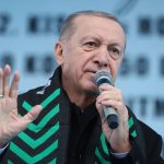 Erdogan says opposition is "throwing mud" at him because it can not name a candidate 3