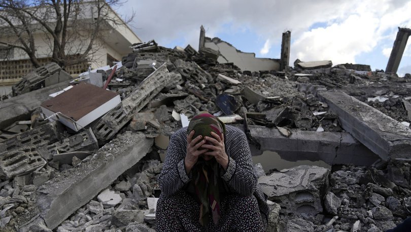 ‘It seems too late’: hope fading in Turkey’s search for earthquake survivors 6
