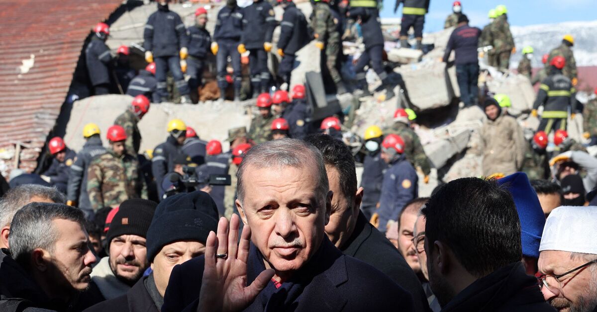 Erdogan tours earthquake zone as casualty count rises 