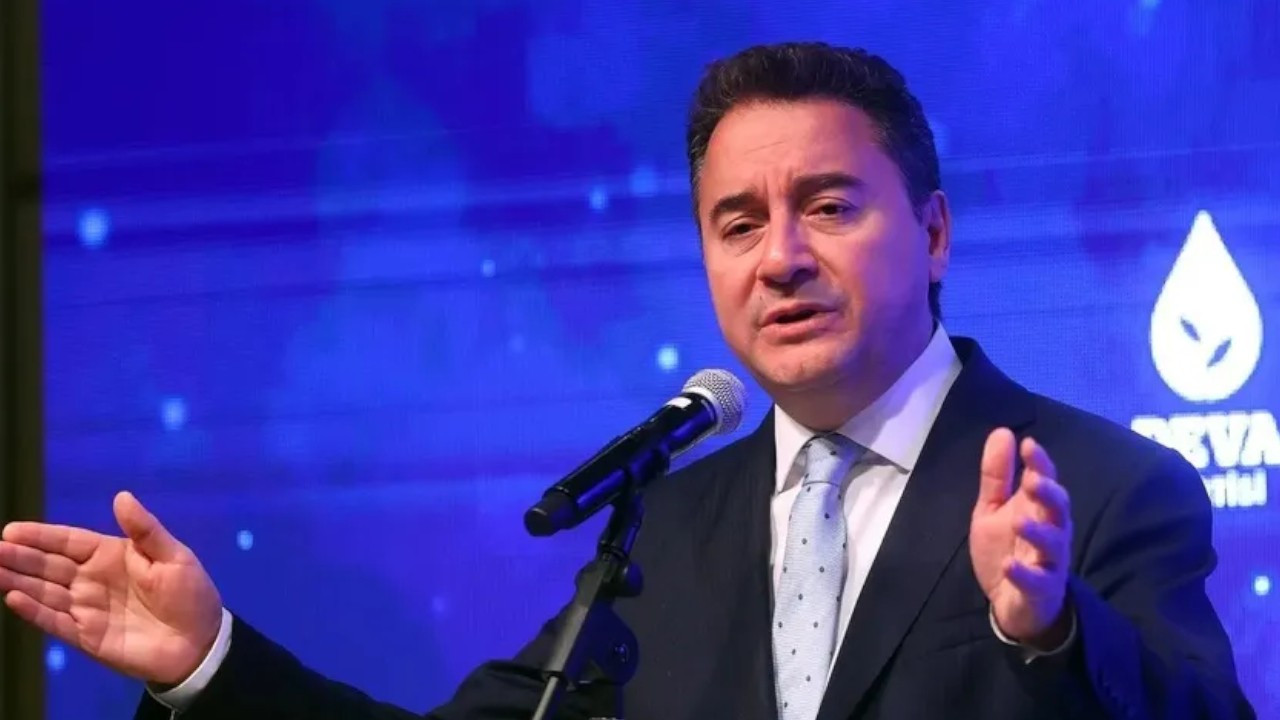 Babacan addresses AKP voter base, asks them to choose between ‘peace’ and ‘crisis’ 1