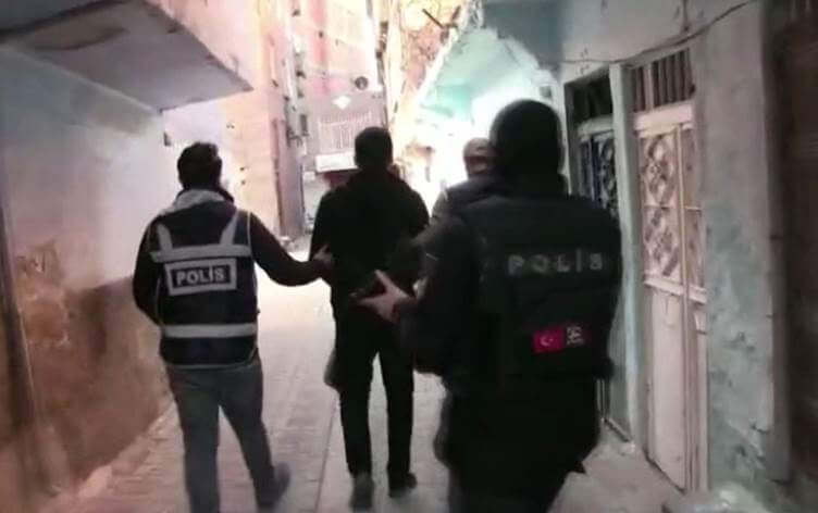 28 arrested in mass operation against Kurds in Diyarbakır-based operation 1