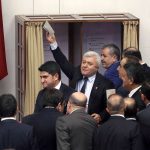 En Turquie, le député Tuncay Özkan est soupçonné d’avoir vendu son camp au profit d’Erdoğan