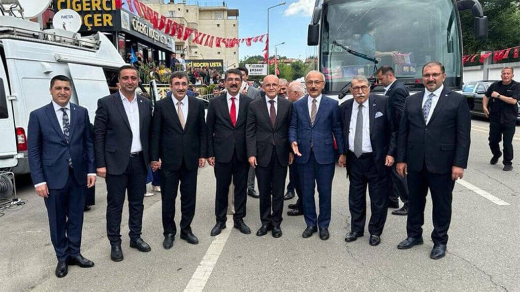 In sign of endorsement, former minister Şimşek attends Erdoğan rally in eastern Turkey 1