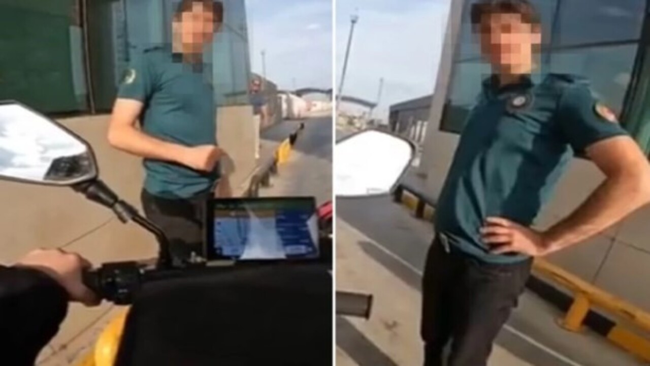 Turkish customs official verbally harasses woman motorcyclist crossing border 4